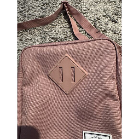 Herschel Heritage Crossbody Bag Ash Rose 2.5L-7.25"(H) x 6.00"(W) x 2.50"(D) - Picture 4 of 5